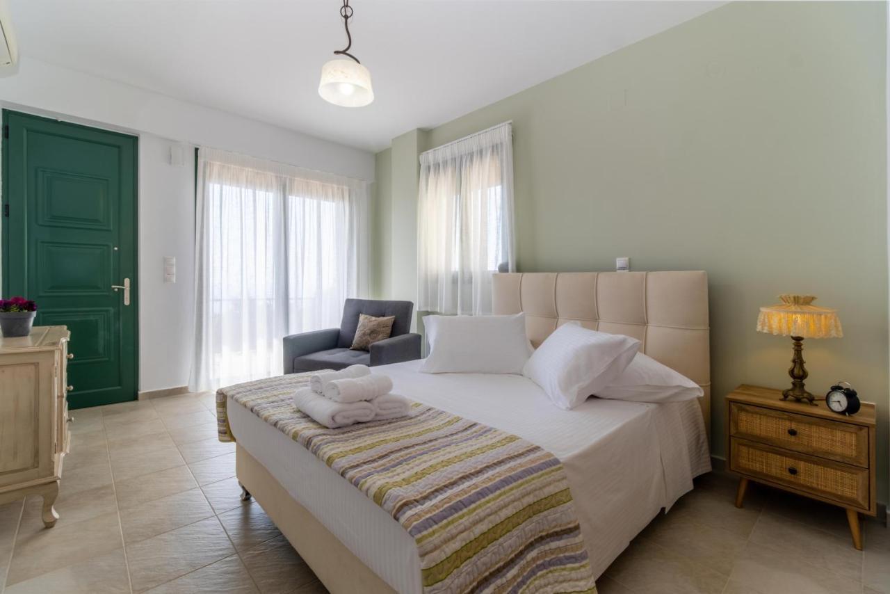 Sapphire Blue Villa Kalamítsi Esterno foto