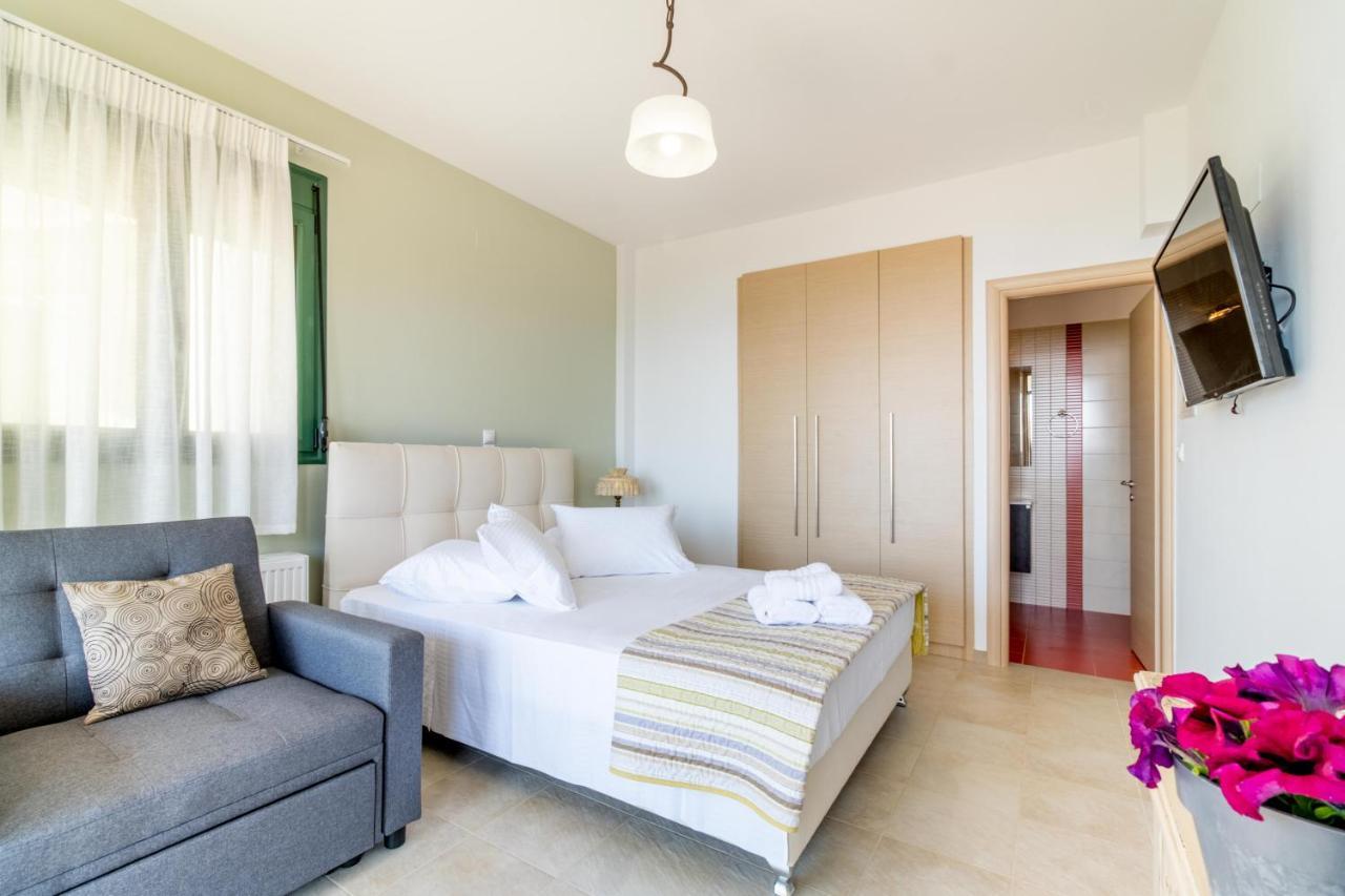 Sapphire Blue Villa Kalamítsi Esterno foto